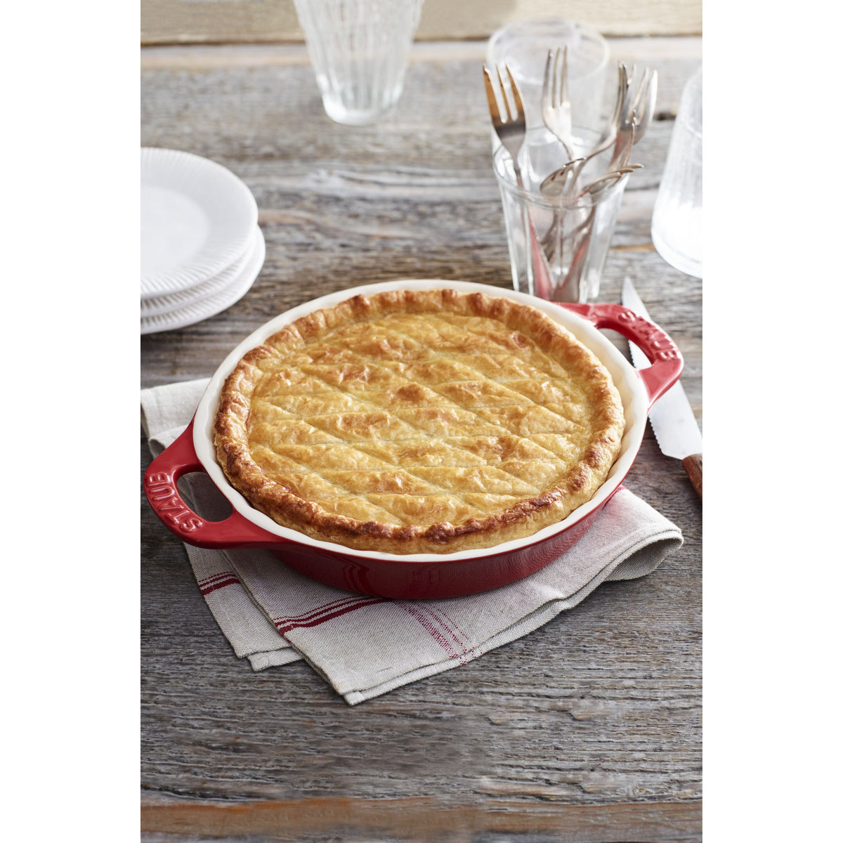STAUB Ceramique 28 cm Ceramic Round Pie Dish, Cherry